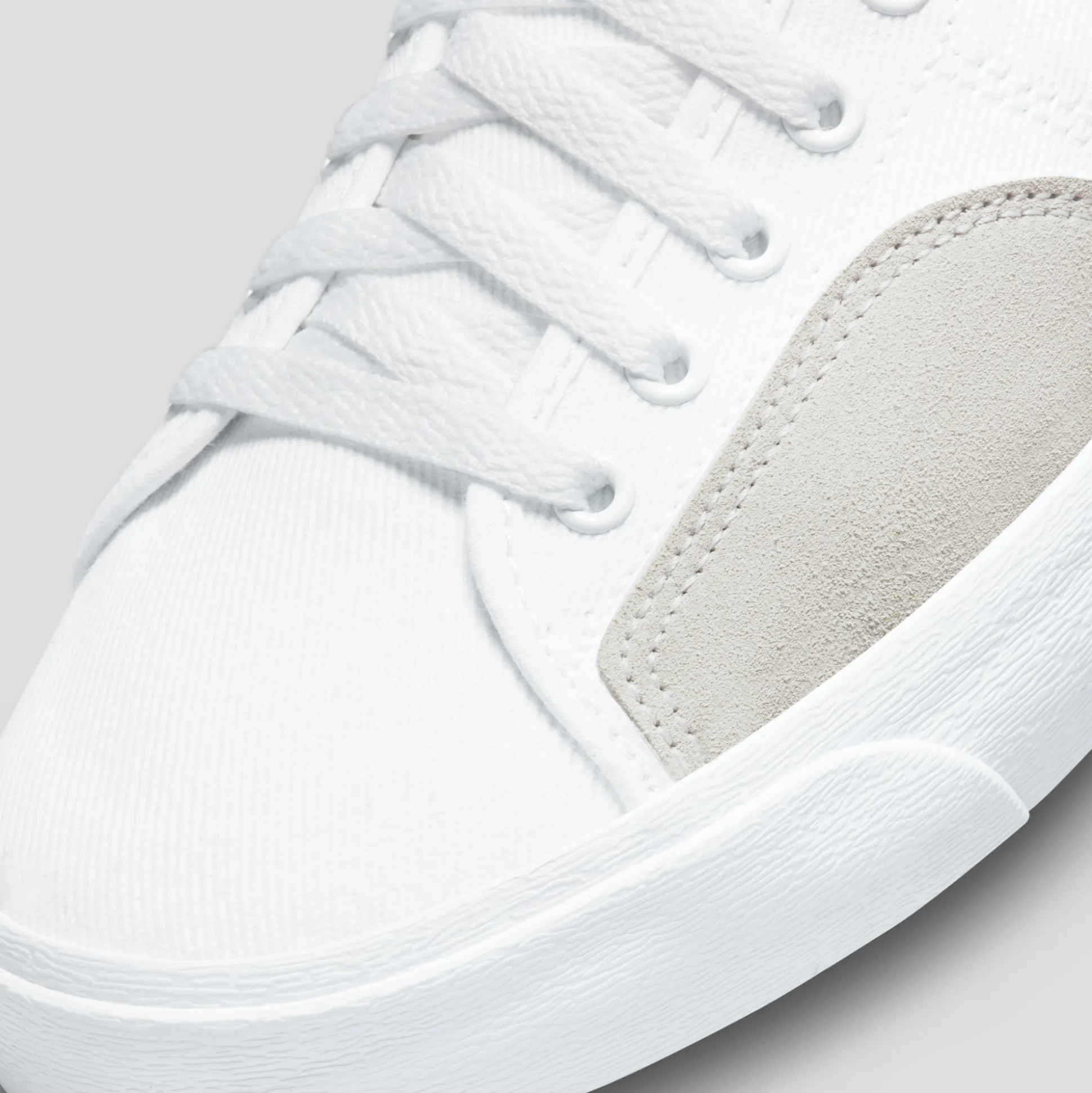 NIKE SB "BLAZER COURT MID PRM" WHITE/BLACK