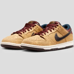 Nike SB Dunk Low Pro 'City of Cinema' - Celestial Gold / Black-Team Re