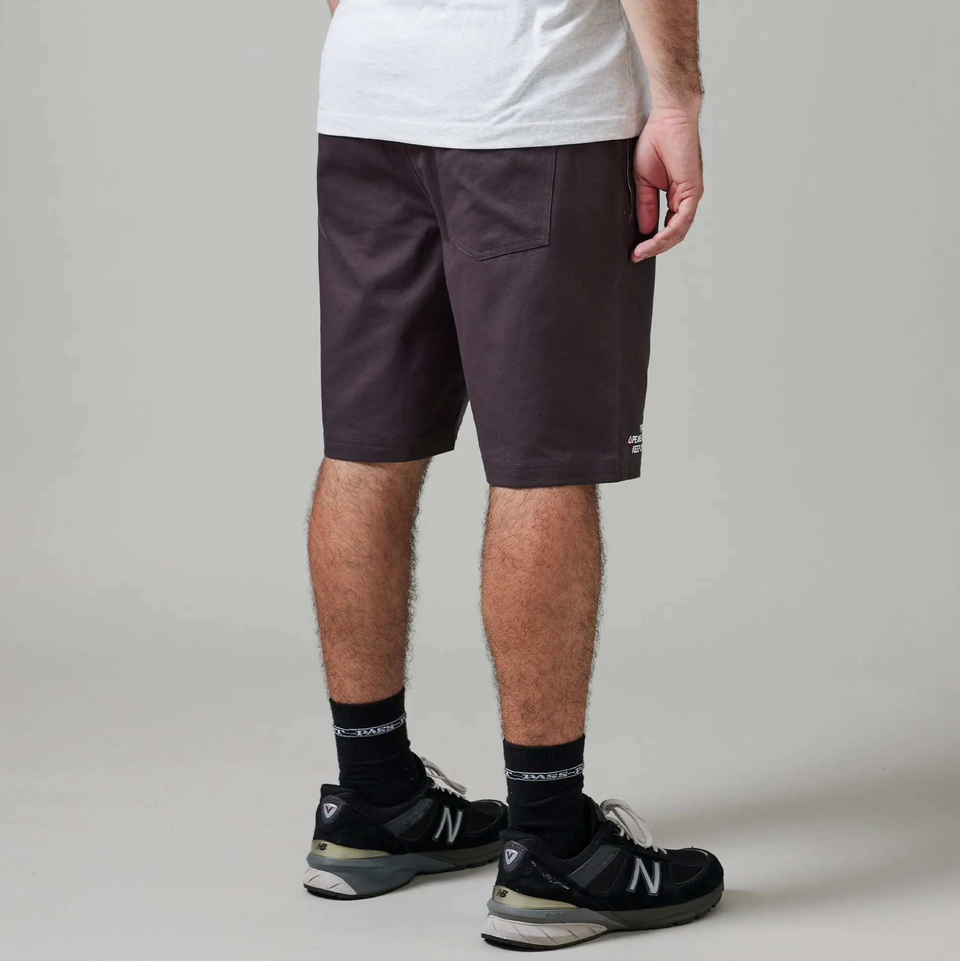 Pass~Port Peaks and Valleys Casual Short - Tar