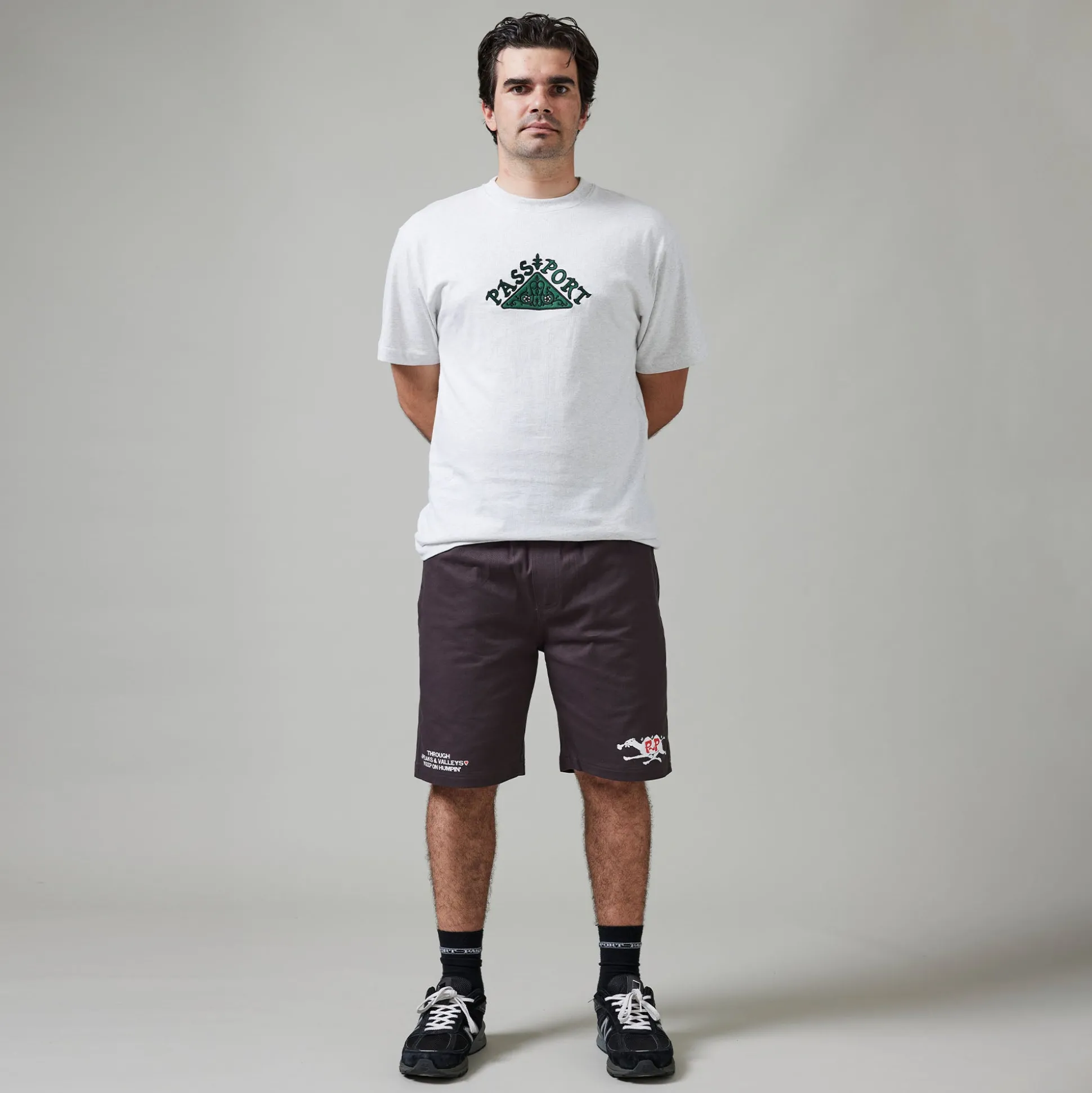 Pass~Port Peaks and Valleys Casual Short - Tar